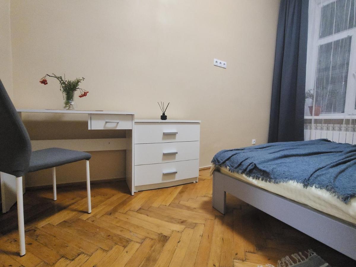 В Центрі М.Чернівці 2 Кімнатна Затишна Квартира. 外观 照片