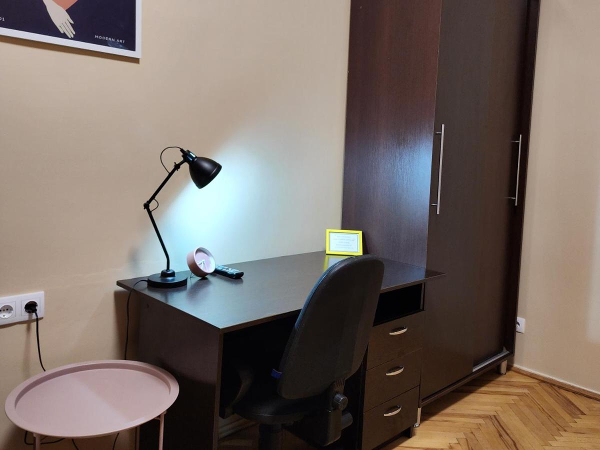 В Центрі М.Чернівці 2 Кімнатна Затишна Квартира. 外观 照片